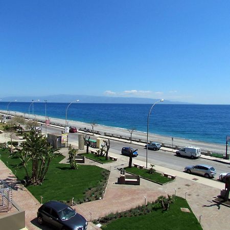Main Palace Hotel Roccalumera Esterno foto