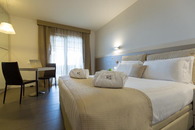 Main Palace Hotel Roccalumera Esterno foto